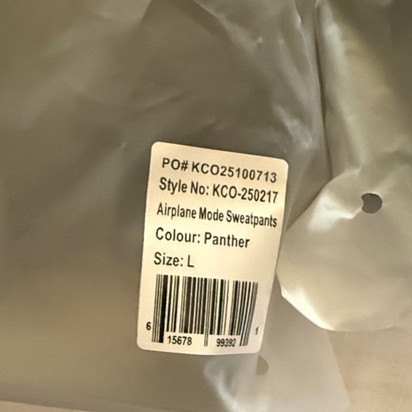 Comfrt Airplane Mode Zip-Up Hoodie and Joggers SET Panther Large - Picture 16 of 16